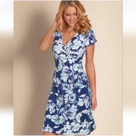 Soft Surroundings Dresses & Skirts - Soft Surroundings Blue Floral Shapely Anywhere Faux Wrap Dress Size Medium